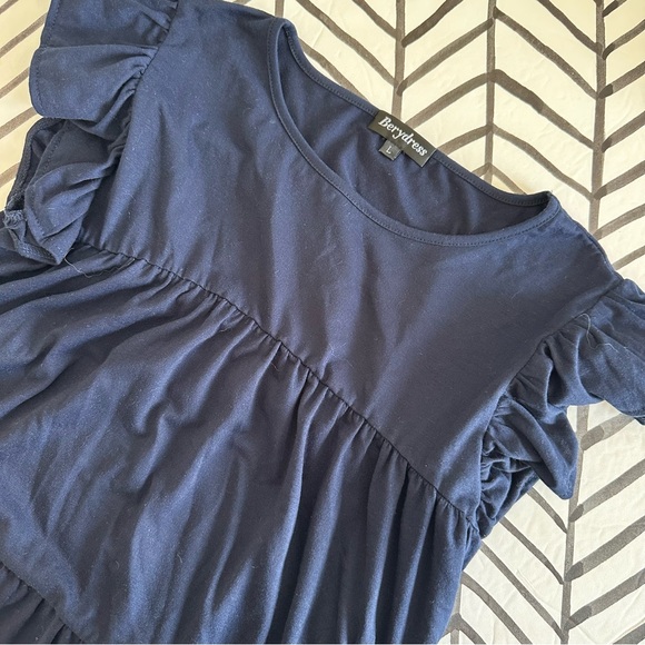 Dresses & Skirts - Navy Tiered Size Large Ruffle Dress